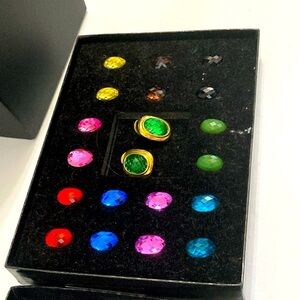 Joan Rivers pierced earring set. Vintage.​​